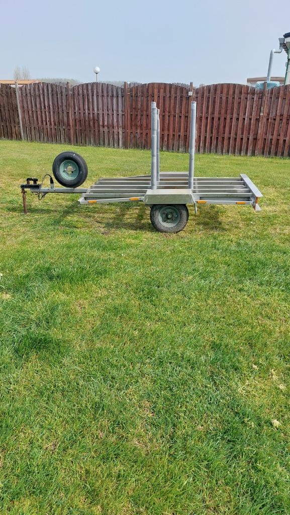 Aanhangwagen 5 fietsen +4 fietsen gratis erbij, Fietsen en Brommers, Brommers | Vespa, Ophalen