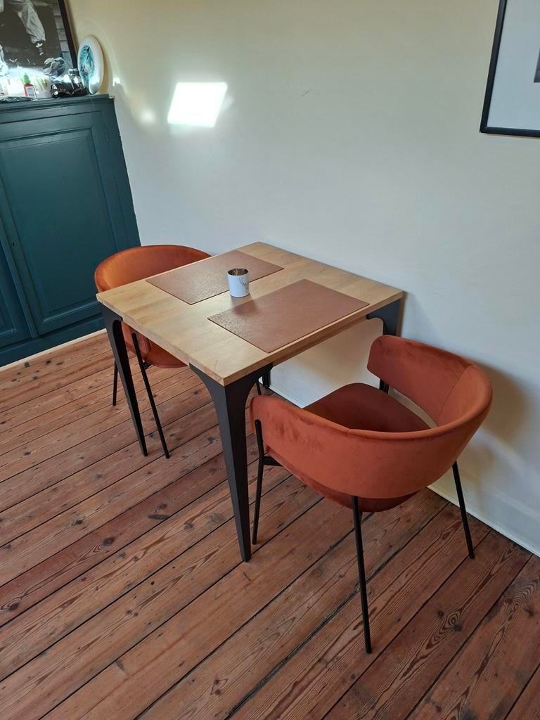 Petite table à manger avec plateau en bois - 1m2, Enlèvement