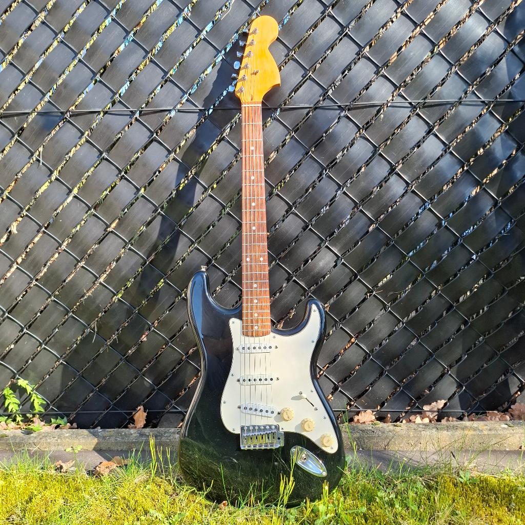 70's Stratocaster Blackie, Musique & Instruments, Instruments à corde | Guitares | Électriques, Enlèvement, Utilisé, Solid body