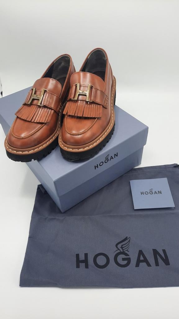 Mocassins Hogan, Enlèvement ou Envoi