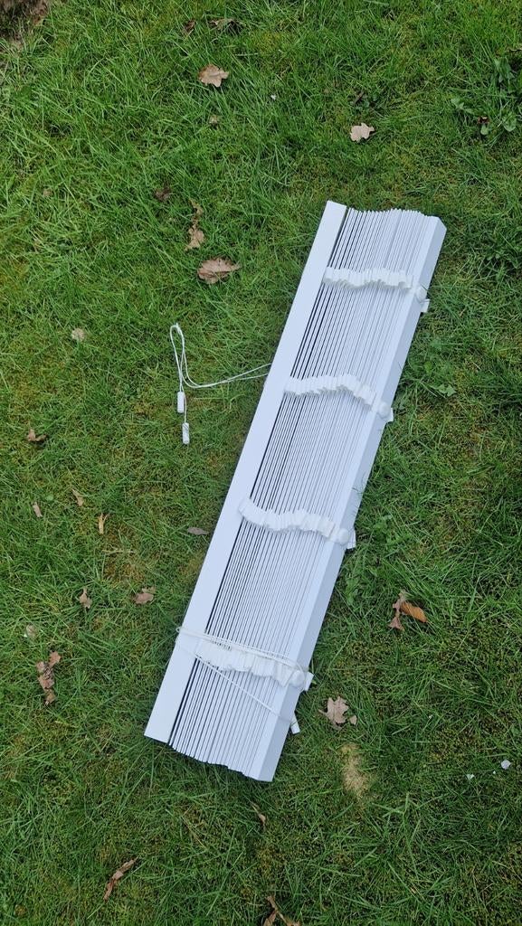 Nieuwe jaloezieën, Ophalen, Wit