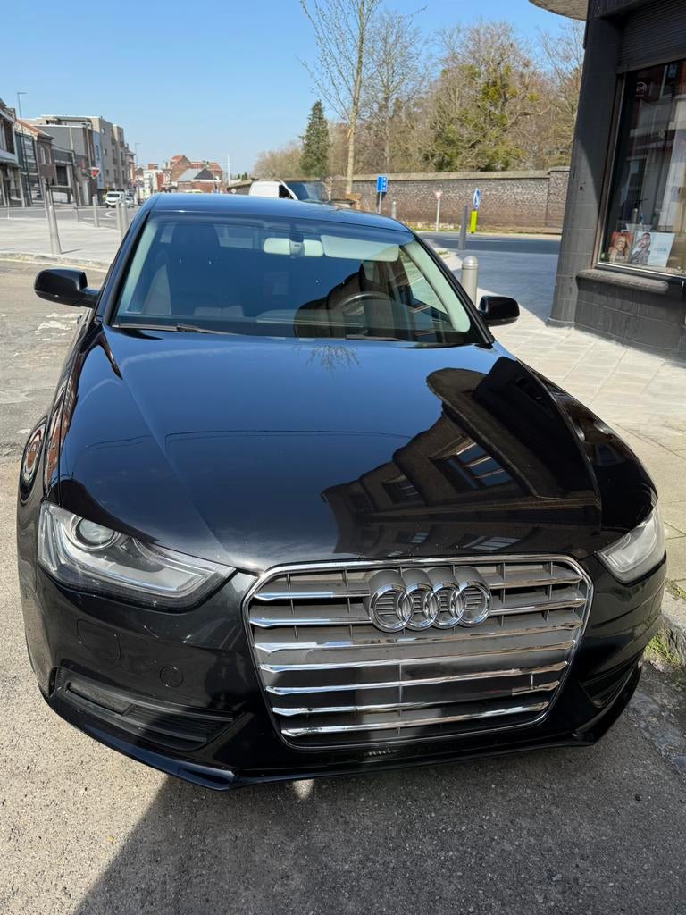 AUDI A4 ATTRACTIEPAKKET EXECUTIVE PLUS 2.0 TDI, Voorwielaandrijving, Euro 5, Zwart, Zwart
