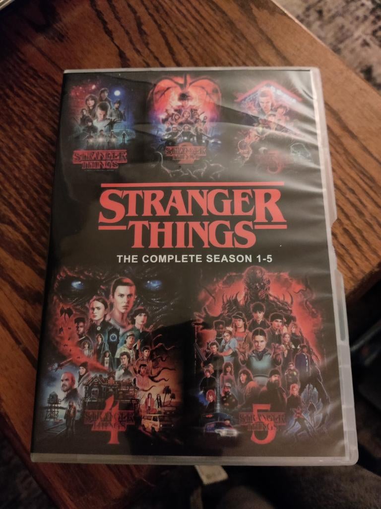 Dvd-box Stranger things complete series 1-5 import Engeland, Cd's en Dvd's, Dvd's | Tv en Series, Ophalen of Verzenden, Horror