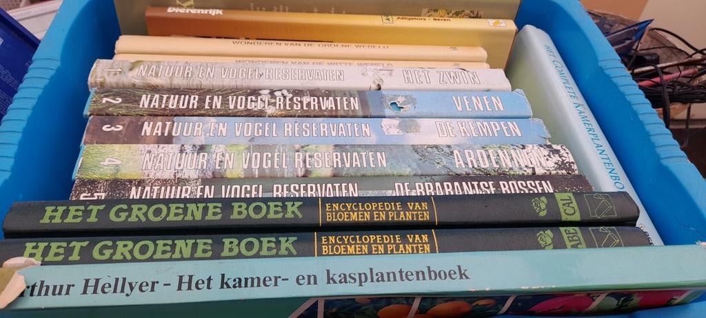 5 bakken informative boeken, Ophalen