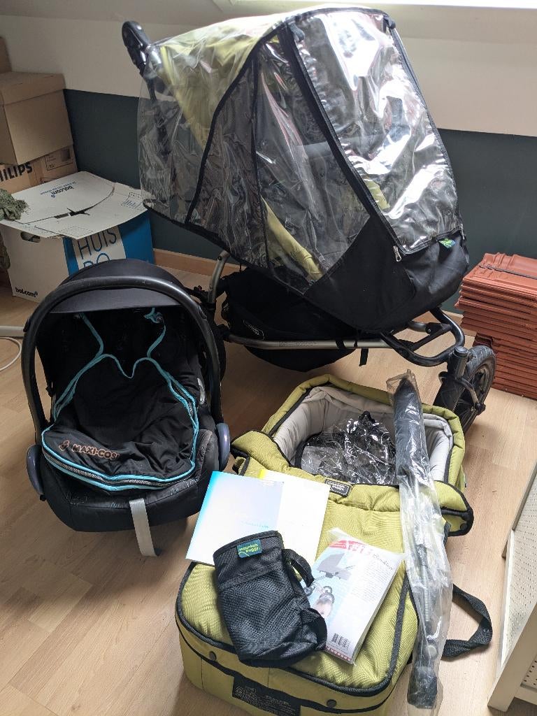 Mountain Buggy Urban Jungle + Maxi Cosi + extra's, Ophalen, Gebruikt, Overige merken, Verstelbare rugleuning