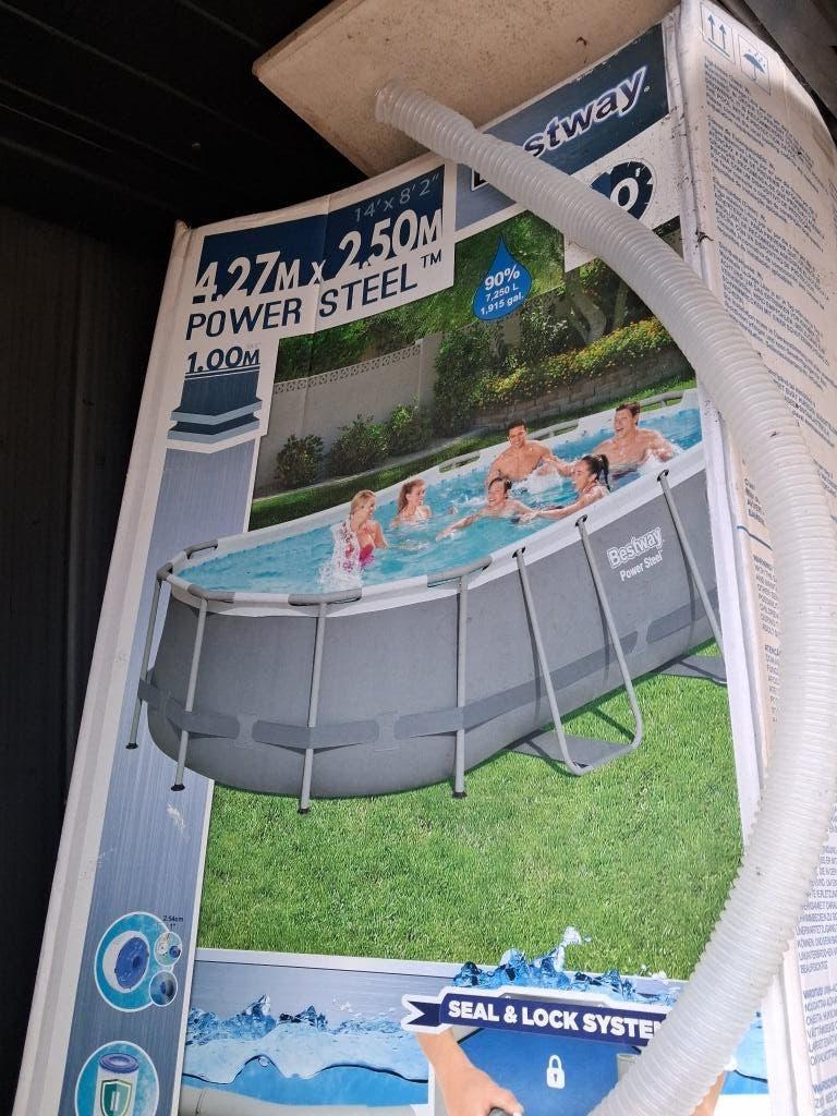 zwembad ovaal merk bestway 4.27 x 2.50, Ophalen, Gebruikt, Filter