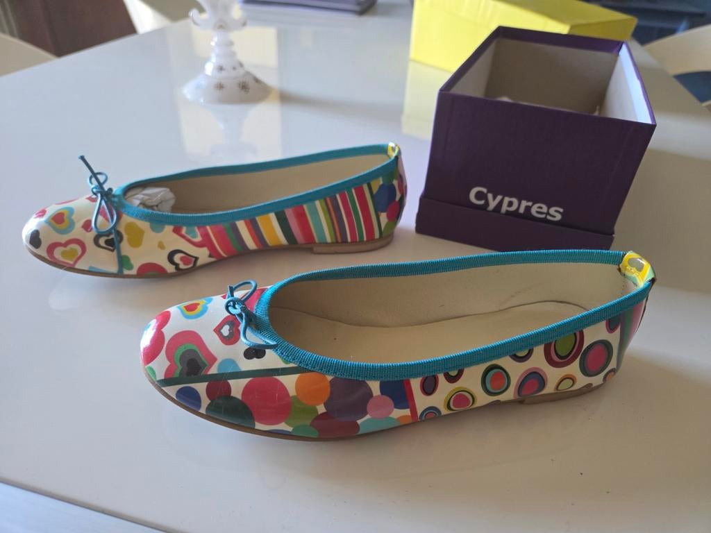 CYPRES POINTURE 38 UTILISES MAIS  EN PARFAIT ÉTAT, Enlèvement