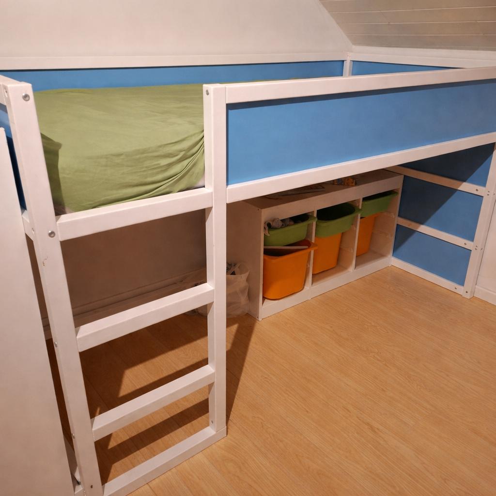 Lit kura ikea avec tente, Enfants & Bébés, Enlèvement, Utilisé, Lit mezzanine