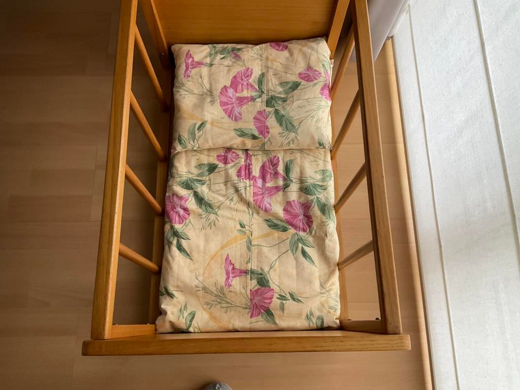 Stevige poppenbedje, Kinderen en Baby's, Speelgoed | Poppen, Ophalen, Zo goed als nieuw