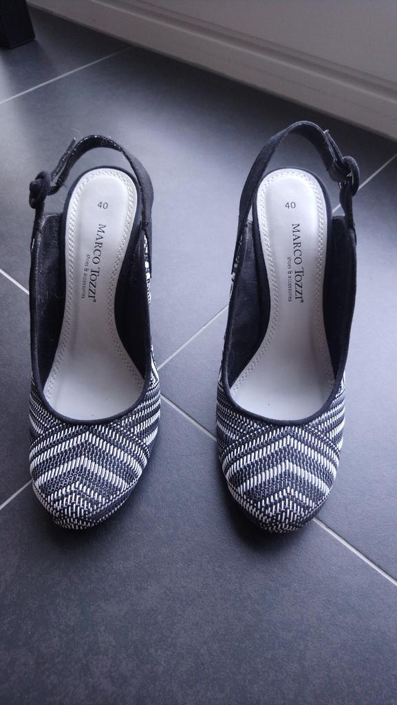 Hakken Marco Tozzi, Overige kleuren, Ophalen of Verzenden, Zo goed als nieuw, Schoenen met hoge hakken