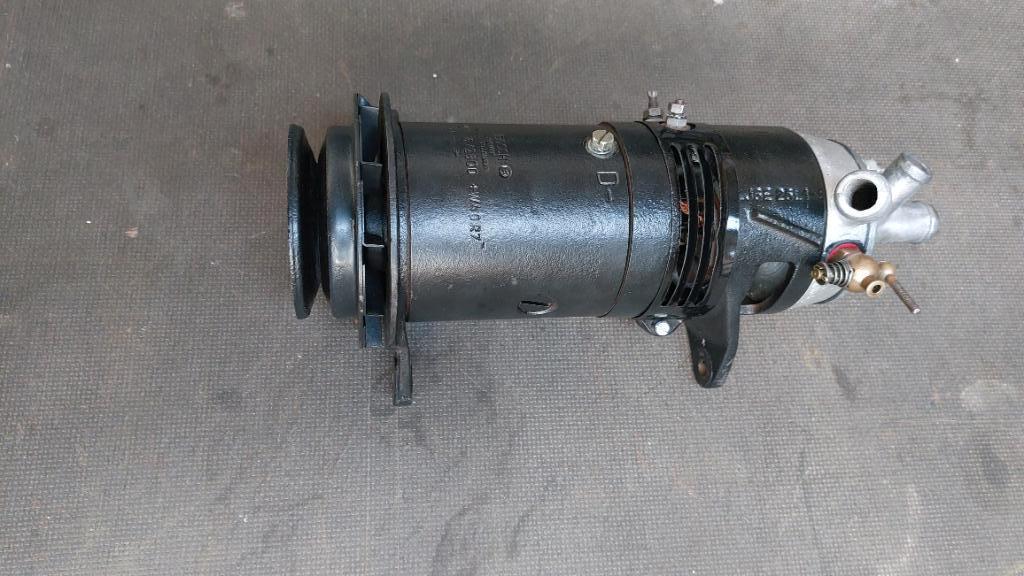 DKW AUTO Union 1000 sp dynamo met waterpomp, Enlèvement, Révisé, Pièces Oldtimer ou Ancêtre