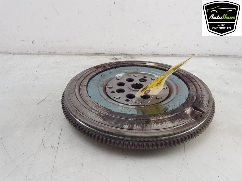 VOLANT MOTEUR Mercedes-Benz C (W205) (|A2740300000|), Autos : Pièces & Accessoires, Moteurs & Accessoires, Utilisé, Mercedes-Benz