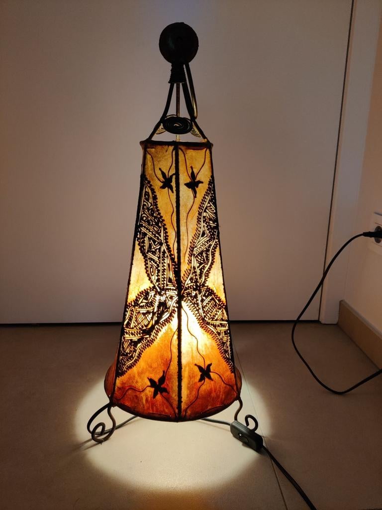 Handgemaakte Marokkaanse lamp, Enlèvement