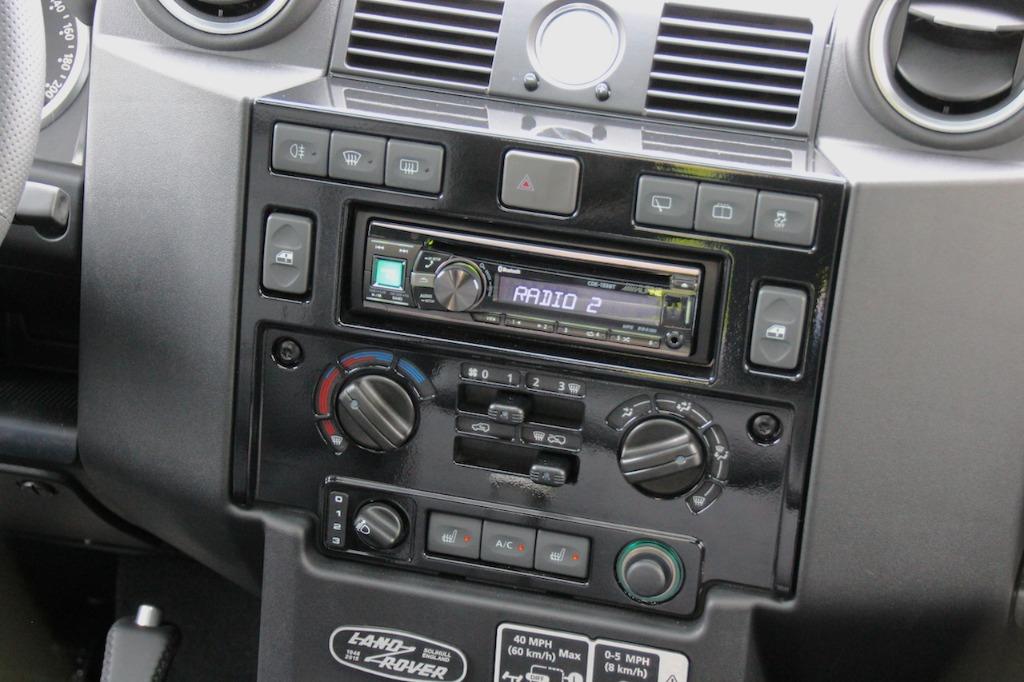 LAND ROVER Defender - Radio CD ALPINE met AUX en USB - NIEUW, Ophalen of Verzenden, Nieuw