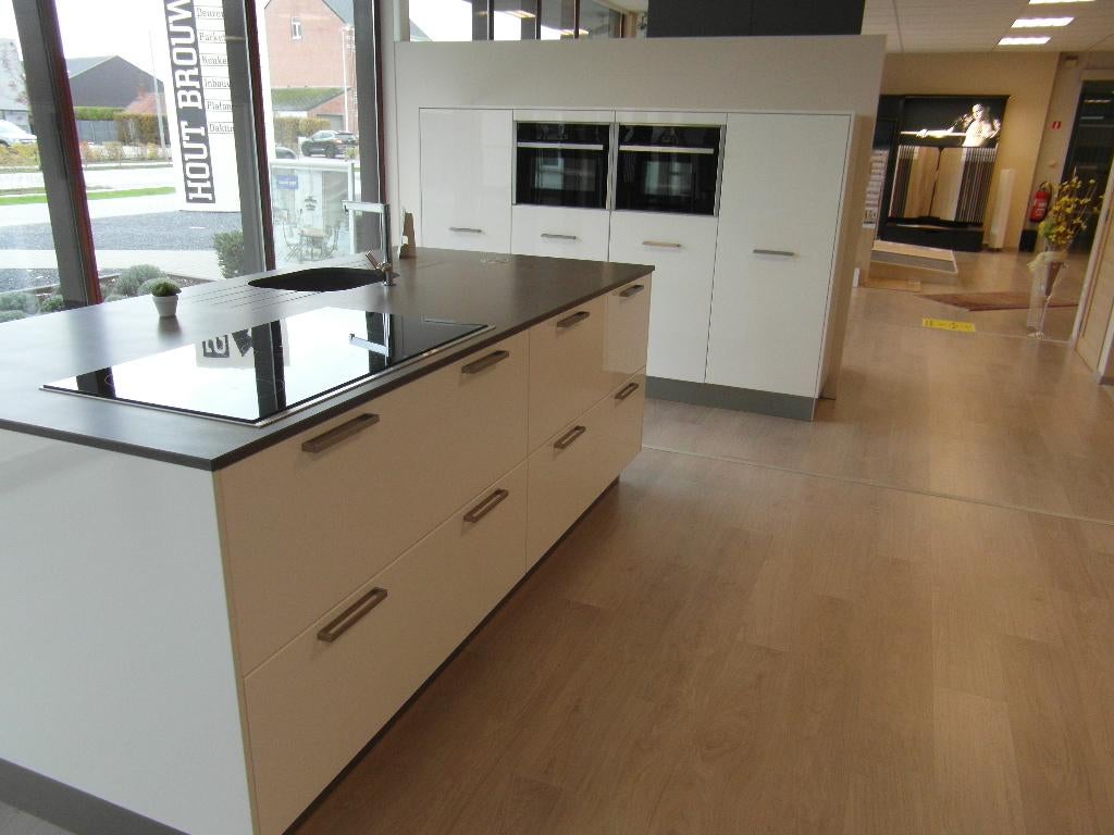 HOOGGLANSKEUKEN WIT + COMPOSIET TABLET EN NEFF-ELECTRO, Ophalen, Wit, Nieuw, Composiet