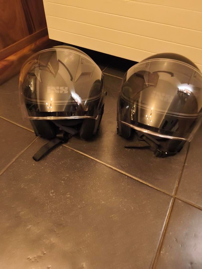 Casques jet IXS, Enlèvement