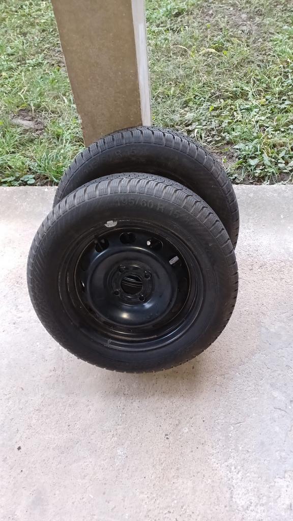 4 Pneus hivers 195/60/R15, Enlèvement, Comme neuf