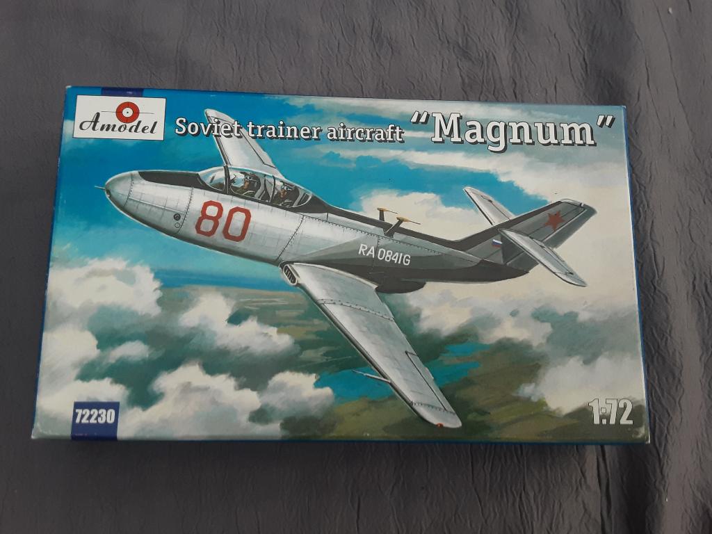 Maquette avion AMODEL SOVIET TRAINER MAGNUM 1/72 72230, Hobby & Loisirs créatifs, Modélisme | Avions & Hélicoptères, Enlèvement ou Envoi