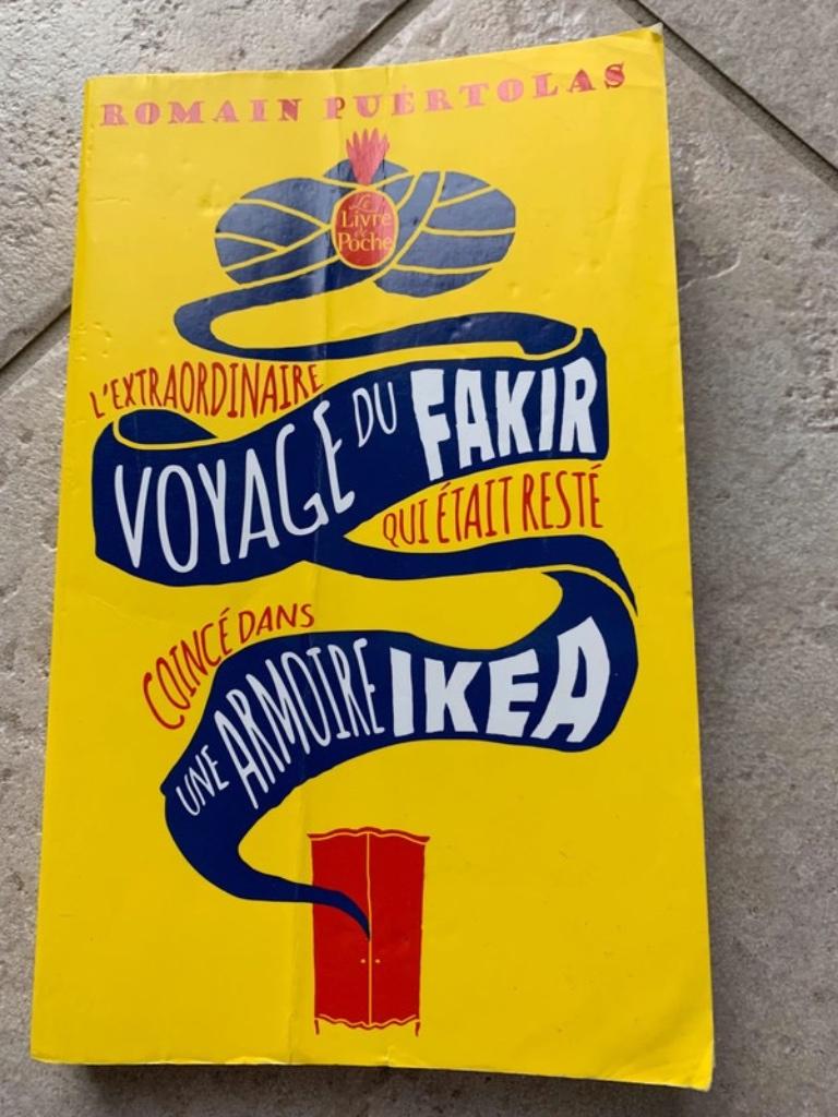 livre "L'extraordinaire voyage du fakir qui était resté coin, Enlèvement, Utilisé, Romain Puertolas