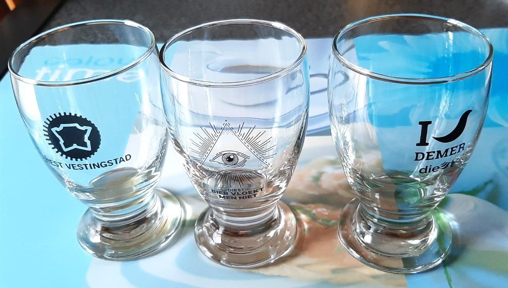 Te koop: Drie mooie glazen uit Diest., Ophalen, Nieuw, Frisdrankglas