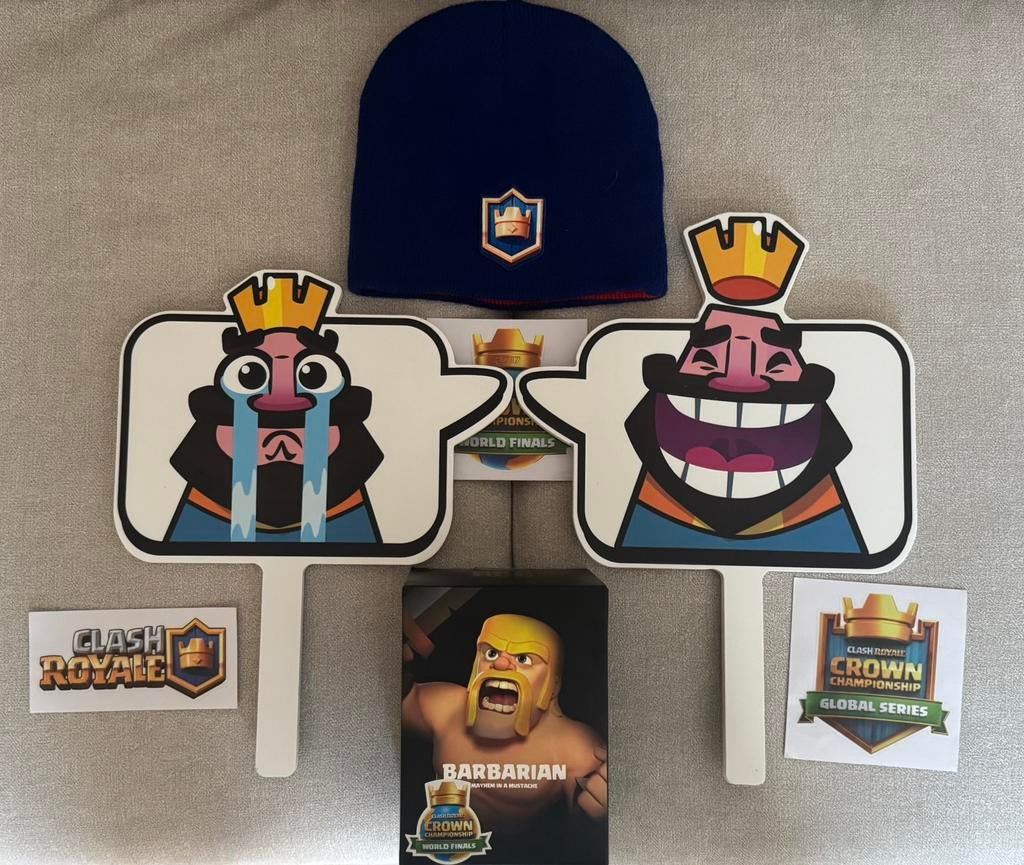 Lot Clash Royale officiel: figurine neuve, bonnet, pancartes, Enlèvement ou Envoi, Neuf