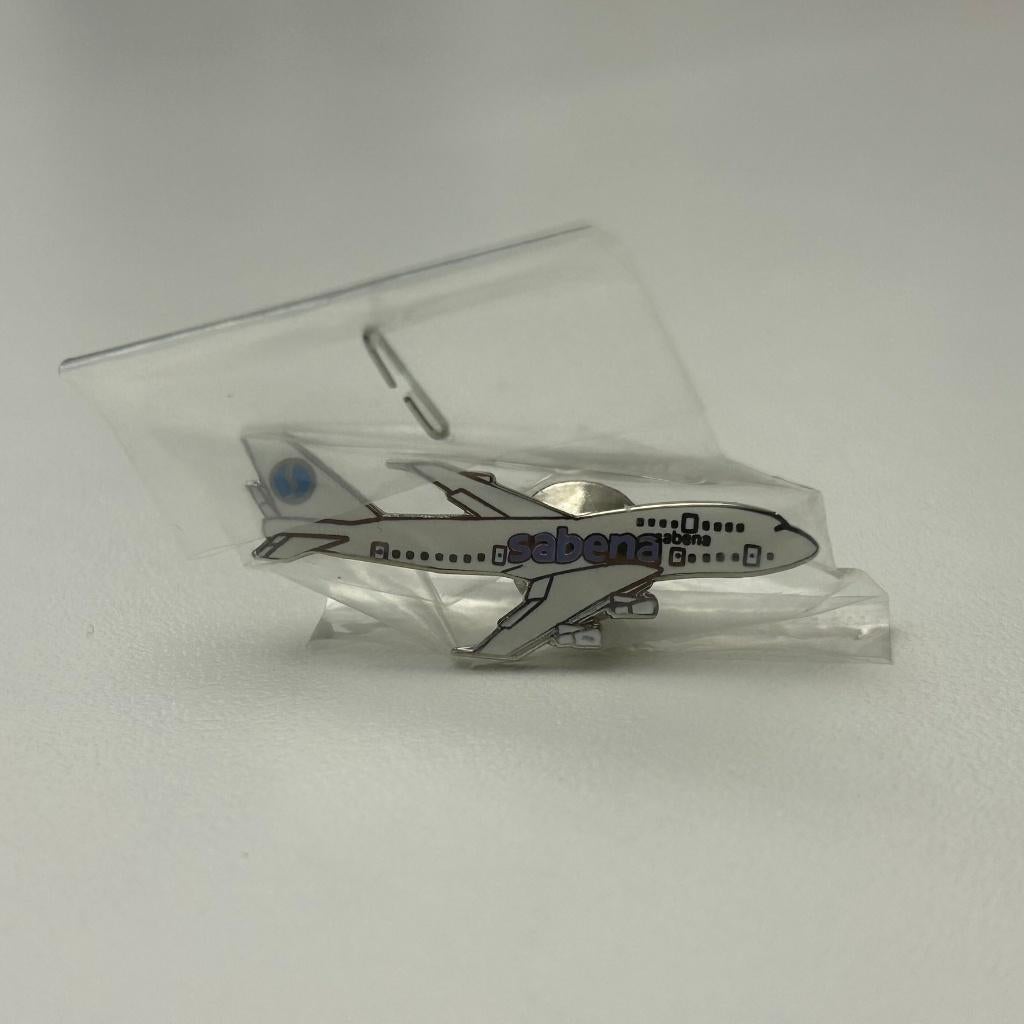 Épinglette Sabena, avion N5, Boeing B747, couleurs Godfroid, Collections, Enlèvement ou Envoi, Neuf, Transport, Insigne ou Pin's