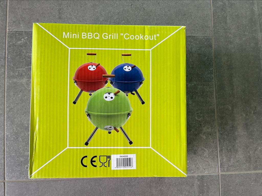 Mini BBQ grill rood, Tuin en Terras, Houtskoolbarbecues, Ophalen of Verzenden, Nieuw