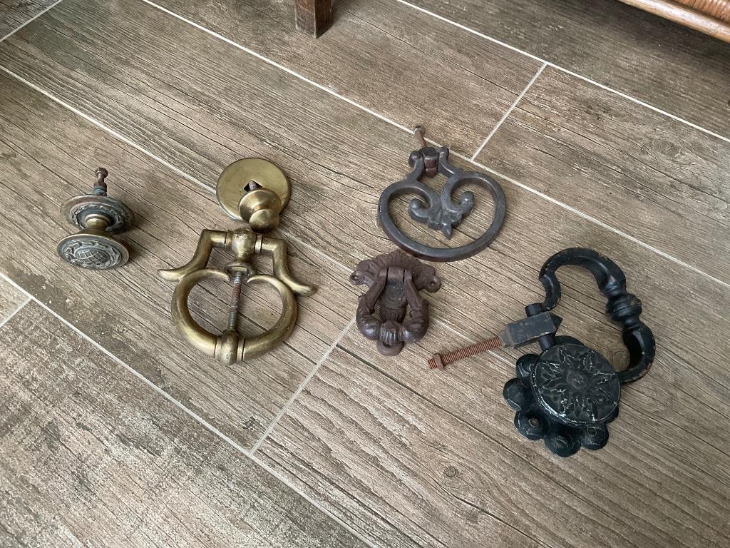 Oude deurkloppers messing en gietijzeren, Ophalen of Verzenden, Koper