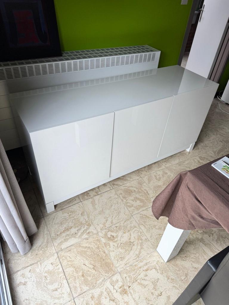 Wit gelakte dressoir, Huis en Inrichting, Kasten | Dressoirs, Ophalen, Overige materialen, 150 tot 200 cm, Zo goed als nieuw