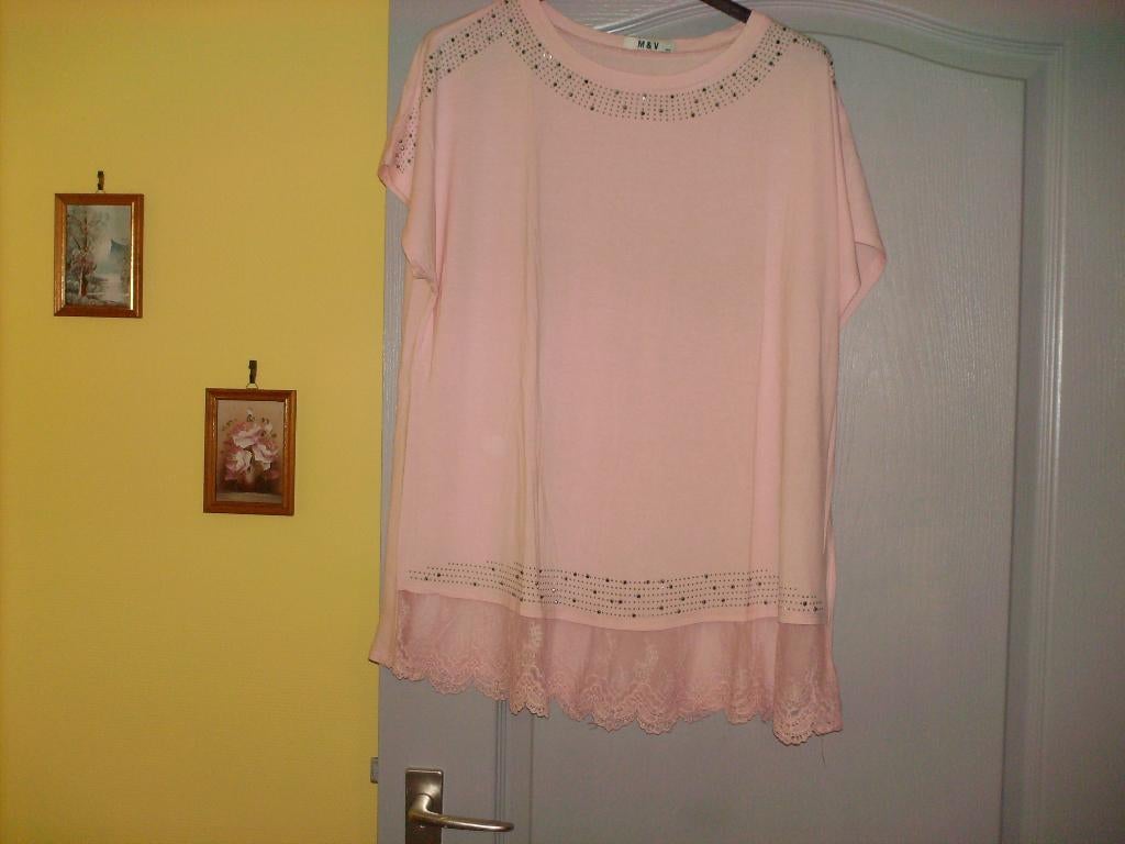 a vendre blouse tunique pour dame, Kleding | Dames, Blouses en Tunieken, Ophalen of Verzenden, Nieuw, Maat 42/44 (L), Roze