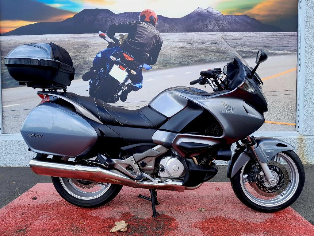 HONDA DEAUVILLE 700 ABS Garantie 1 ou 2 ans MOTOSD, Motos, Motos | Honda, Entreprise, Tourisme, plus de 35 kW, 2 cylindres, Permis Moto A