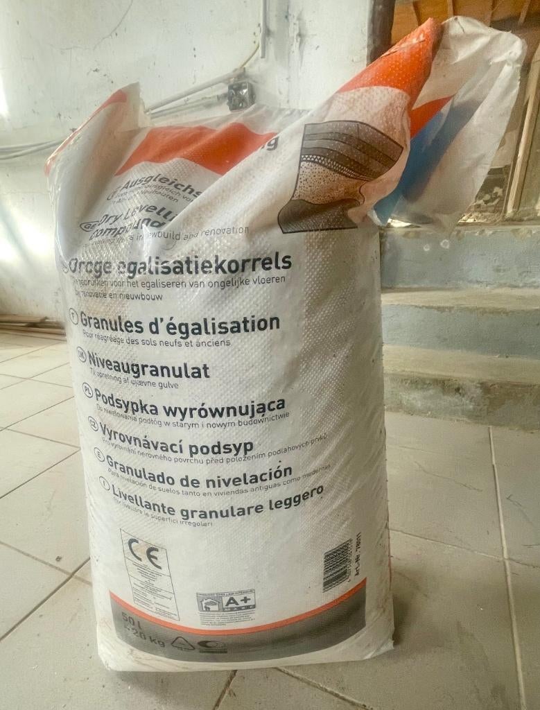 Fermacell droge egalisatiekorrels, Ophalen, Zo goed als nieuw