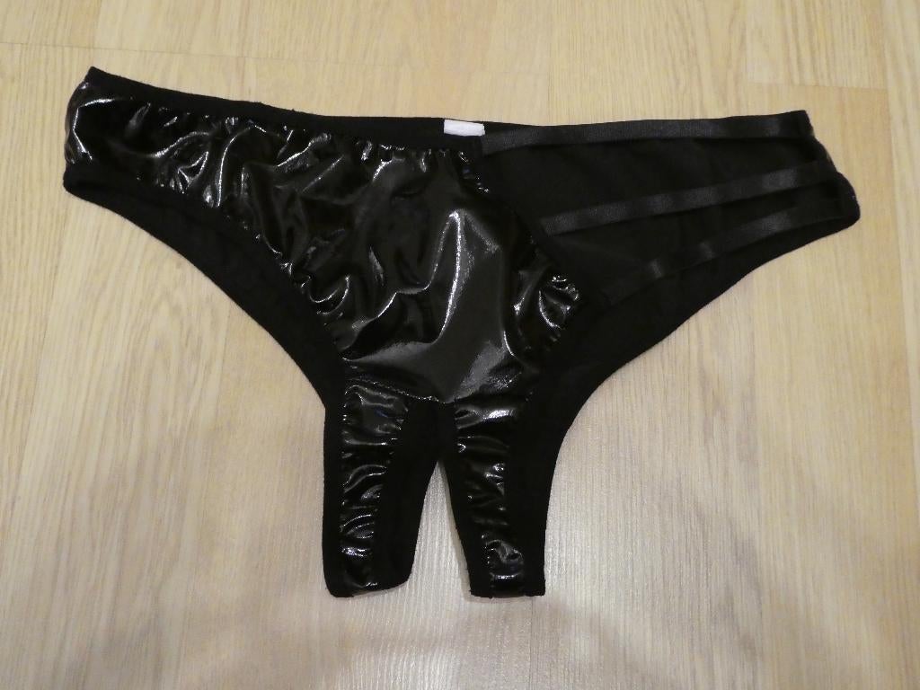 Slip Open Kruis Lak PVC Zwart, Kleding | Dames, Ondergoed en Lingerie, Ophalen of Verzenden, Zwart, Slip