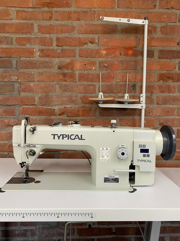 MACHINE À COUDRE INDUSTRIELLE   AVEC MOTEUR PAS À PAS, Enlèvement, Comme neuf, Machine à coudre, Industrie