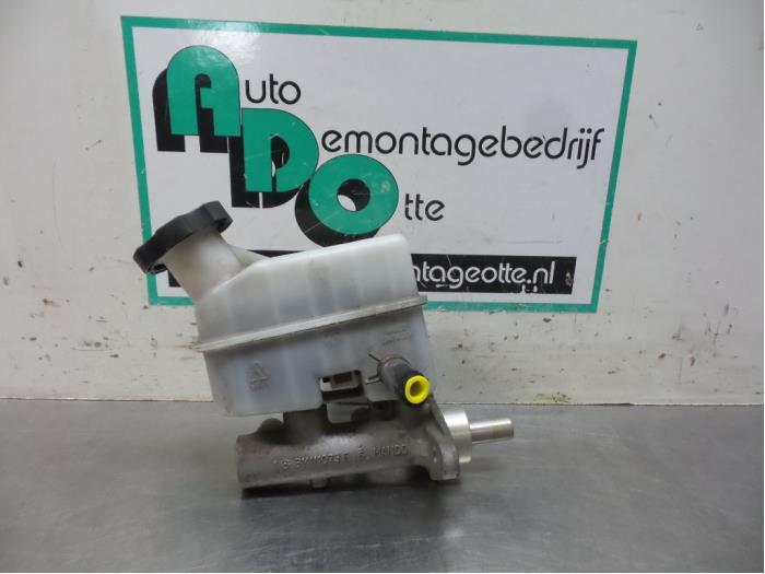 Hoofdremcilinder van een Kia Sportage (Sportage 05-), -, -, Ophalen of Verzenden, -