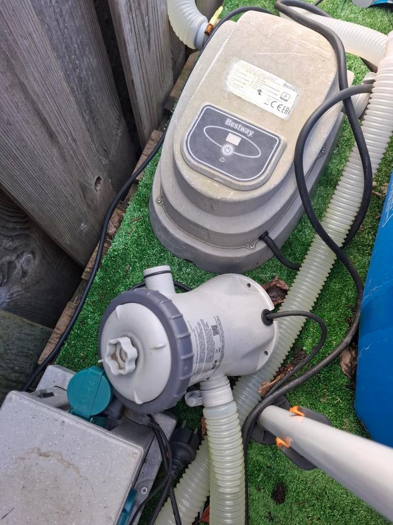 Zwembad met pomp en verwarming., Ophalen, Verwarming