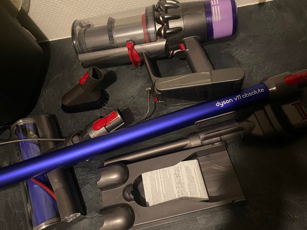 Aspirateur dyson v11 absolute batterie à clips en bon état, Electroménager, 1600 à 2000 watts, Aspirateur, Réservoir, Enlèvement