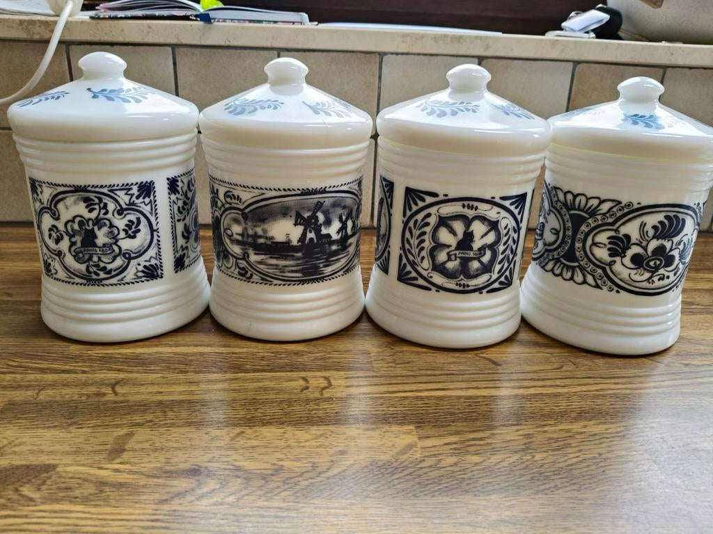 Oude koffiepotten zwarte kat, Ophalen