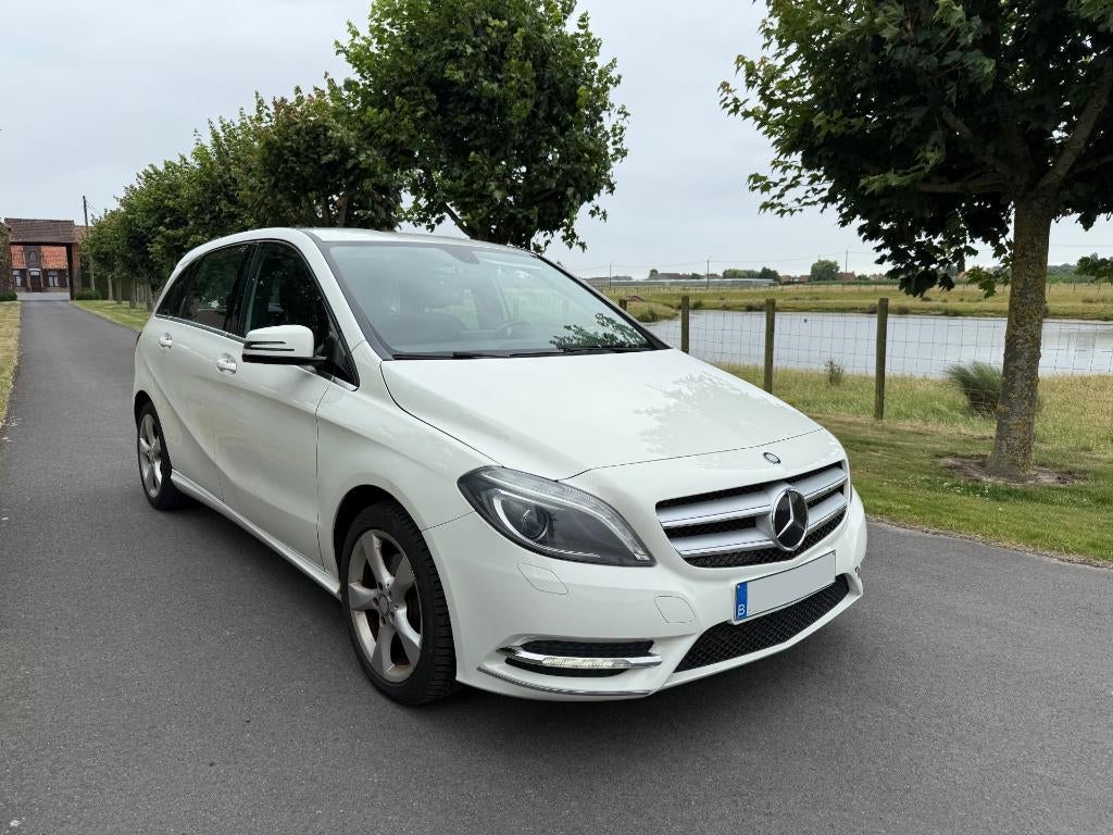 Mercedes Benz B 180 Benzine* EURO 6* LED * GPS * XENON, Autos, Mercedes-Benz, 90 kW, Achat, Euro 6, Entreprise