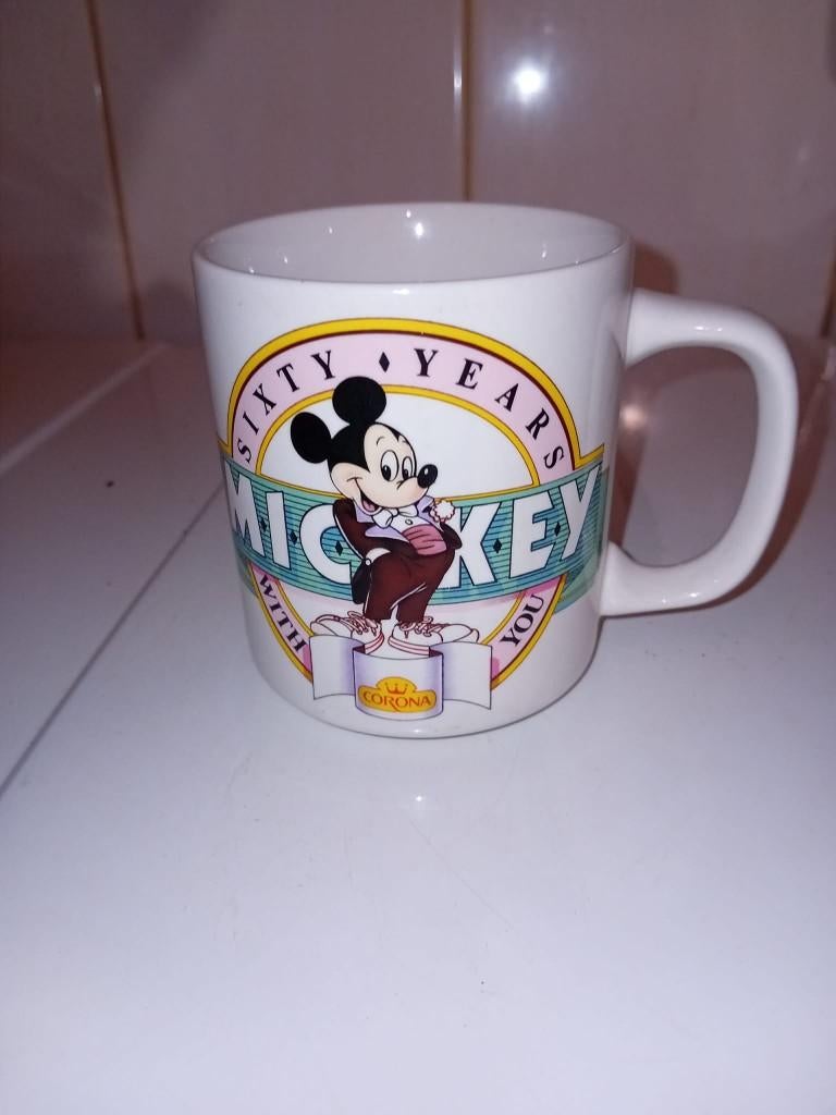 mok van mickey mouse sixty years, Ophalen of Verzenden, Mickey Mouse, Zo goed als nieuw, Overige typen