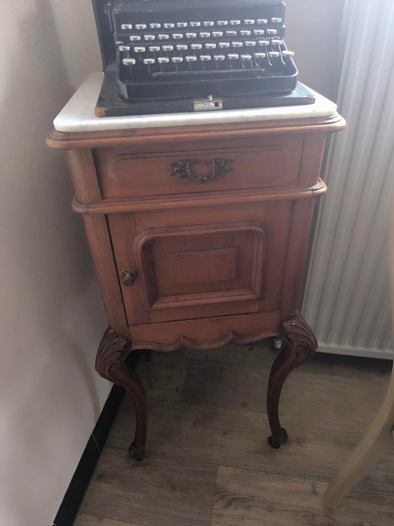 Antiek nachtkastje, Huis en Inrichting, Kasten | Secretaires, Ophalen, Gebruikt, Antiek