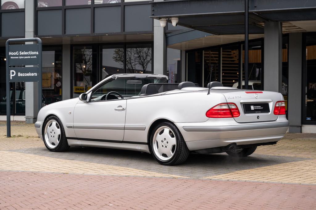Mercedes-Benz CLK-Klasse CLK 320 Cabriolet Elegance, Cuir, Argent ou Gris, Achat, Entreprise