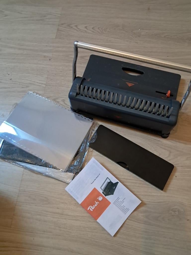 Bindmachine voor a4. Nieuw in doos!, Ophalen, Nieuw