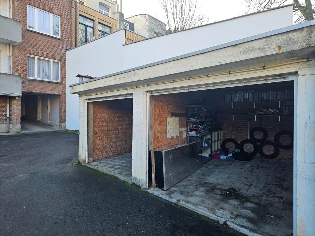 Garage box à louer à Jette