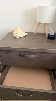 2 nachtkastjes + 2 lampen, Huis en Inrichting, Hout, Ophalen of Verzenden, Zo goed als nieuw, Modern