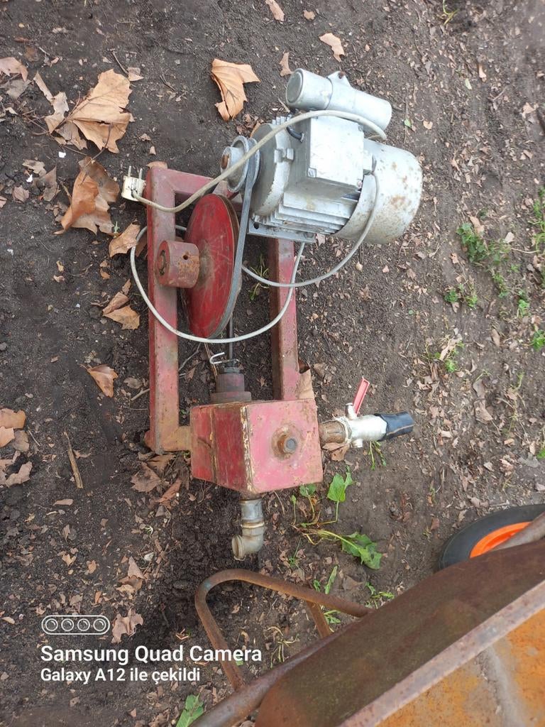 Elektrische waterpomp, Ophalen