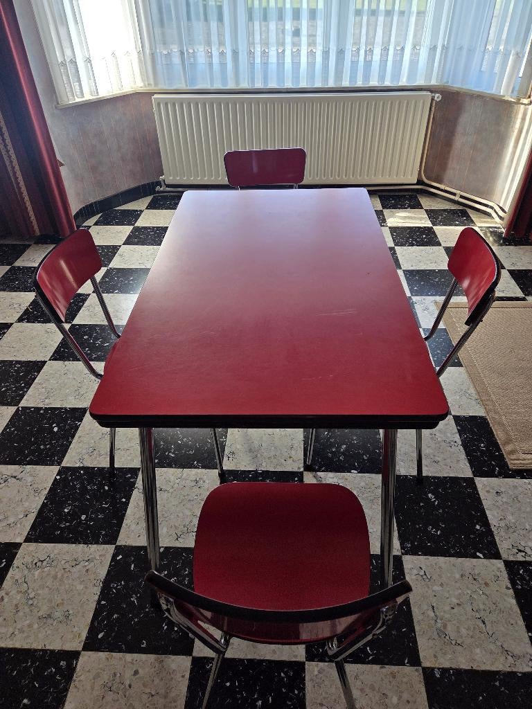 Table et 4 chaises vintage en Formica rouge, 100 à 150 cm, Vintage jaren 60/70, Cinq personnes ou plus, Enlèvement