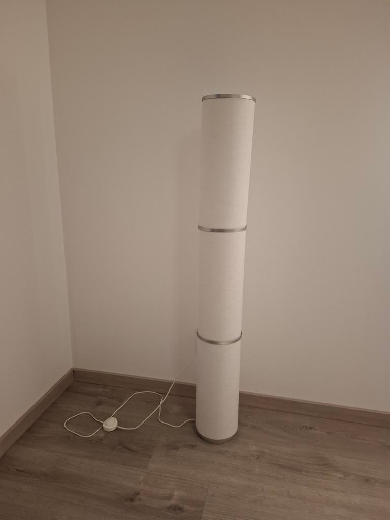 IKEA VIDJA staande lamp – perfecte staat – sfeerverlichting, Huis en Inrichting, Lampen | Vloerlampen, Ophalen