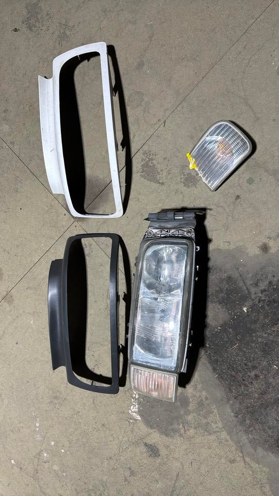 Renault Premium koplamp rechts, Auto-onderdelen, Ophalen of Verzenden, Renault