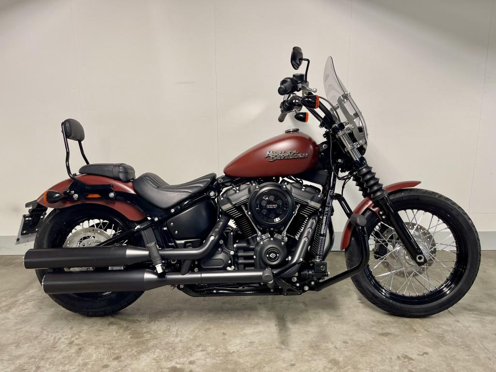 Harley-Davidson SOFTAIL FXBB STREET BOB, Motos, Via Galileo Galilei 1
30033   Noale, 1745 cm³, Plus de 35 kW, Aprilia